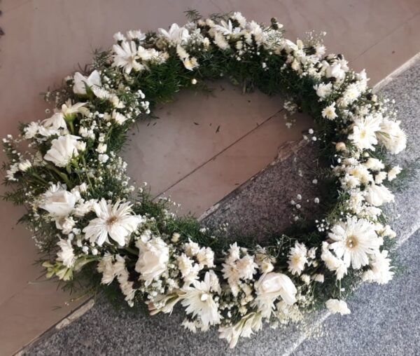 Mix White Flower wreath