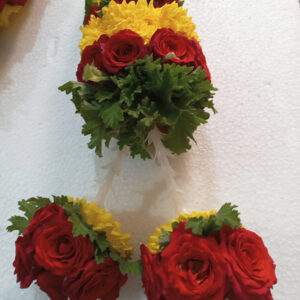 Open Spiral Red Rose and Yellow Chrysanthemum Garland