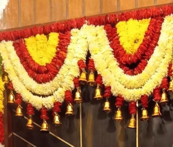 W Shape Garland For Door
