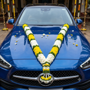 Yellow & White Chrysanthemum With Panner Leaves Border - 5ft - Car Garland