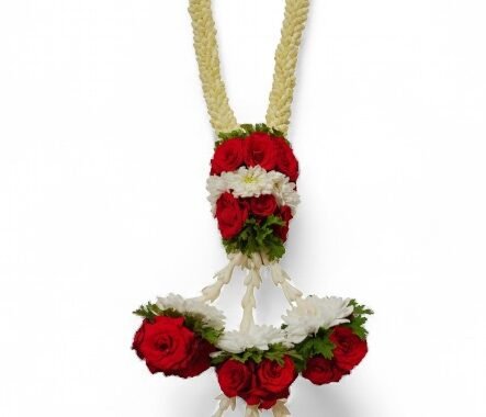 Jasmine with Red Rose & White Chrysanthemum Garlan Jasmine with Red Rose & White Chrysanthemum Garlan