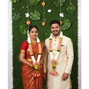 Nandhavanam Jasmine with Red Rose Petals Border - 1 Pair