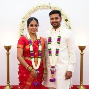 Nandhavanam Jasmine with Two Purple Daisy Border - 1 Pair